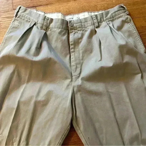 J.Crew khaki pleated men’s 40X32 - Picture 4 of 7